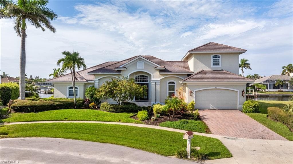 951 Beaver Ct, Marco Island, FL 34145-3