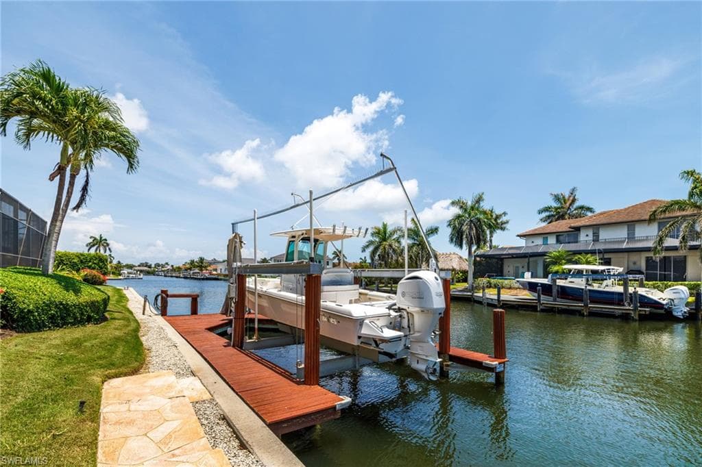 951 Beaver Ct, Marco Island, FL 34145-46