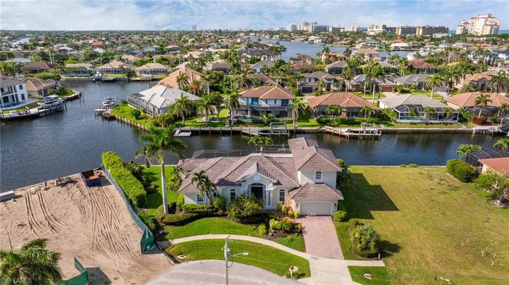951 Beaver Ct, Marco Island, FL 34145-4