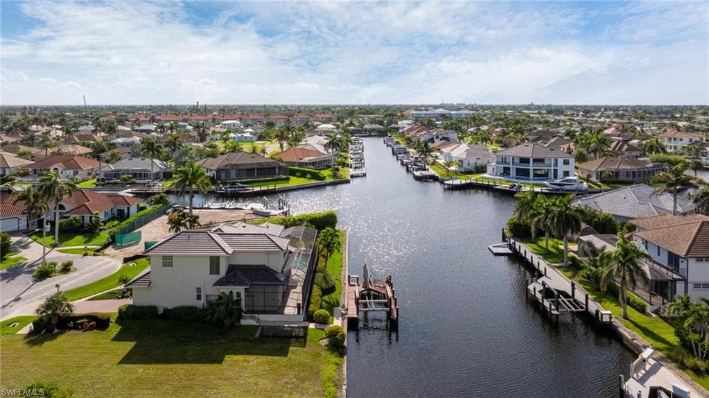 951 Beaver Ct, Marco Island, FL 34145-6
