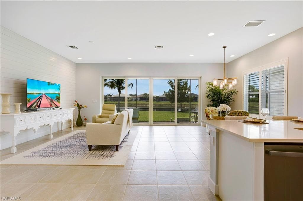 11543 Jacaranda Dr, Naples, FL 34120-9