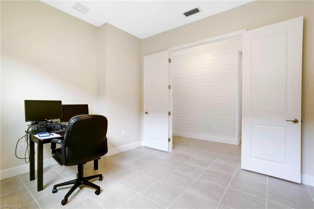 11543 Jacaranda Dr, Naples, FL 34120-12