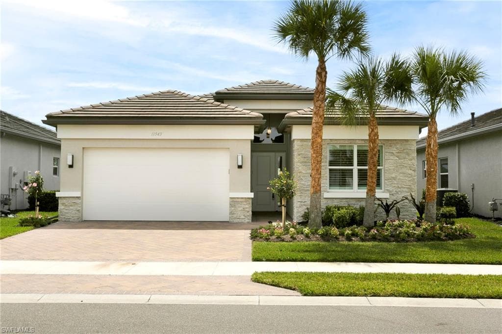 11543 Jacaranda Dr, Naples, FL 34120-2