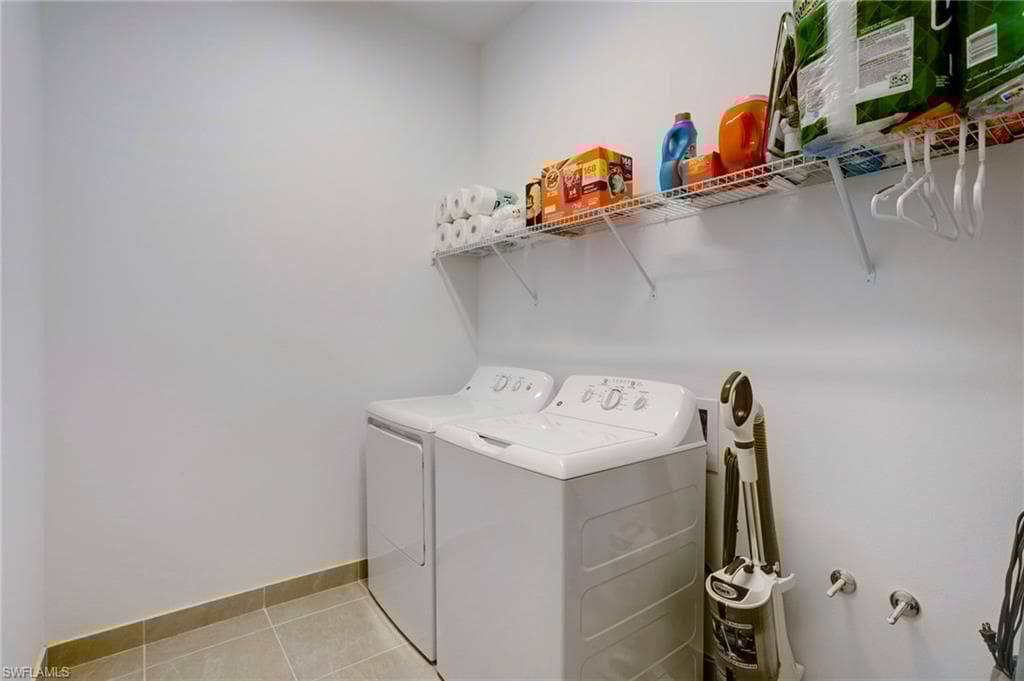 11543 Jacaranda Dr, Naples, FL 34120-31