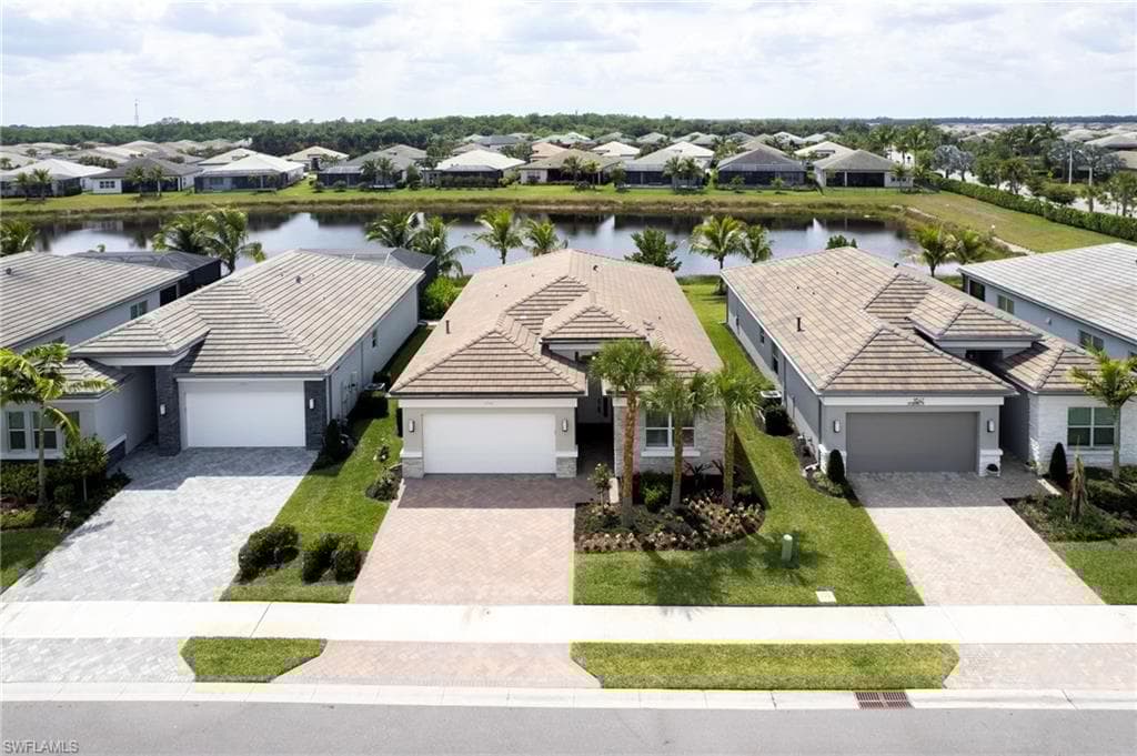 11543 Jacaranda Dr, Naples, FL 34120-37