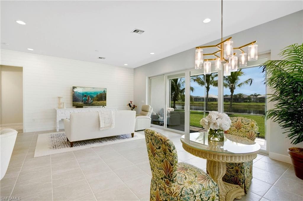 11543 Jacaranda Dr, Naples, FL 34120-5