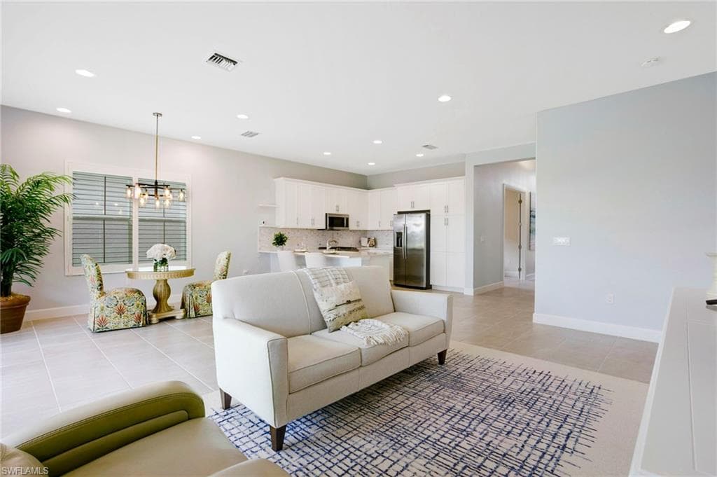 11543 Jacaranda Dr, Naples, FL 34120-7