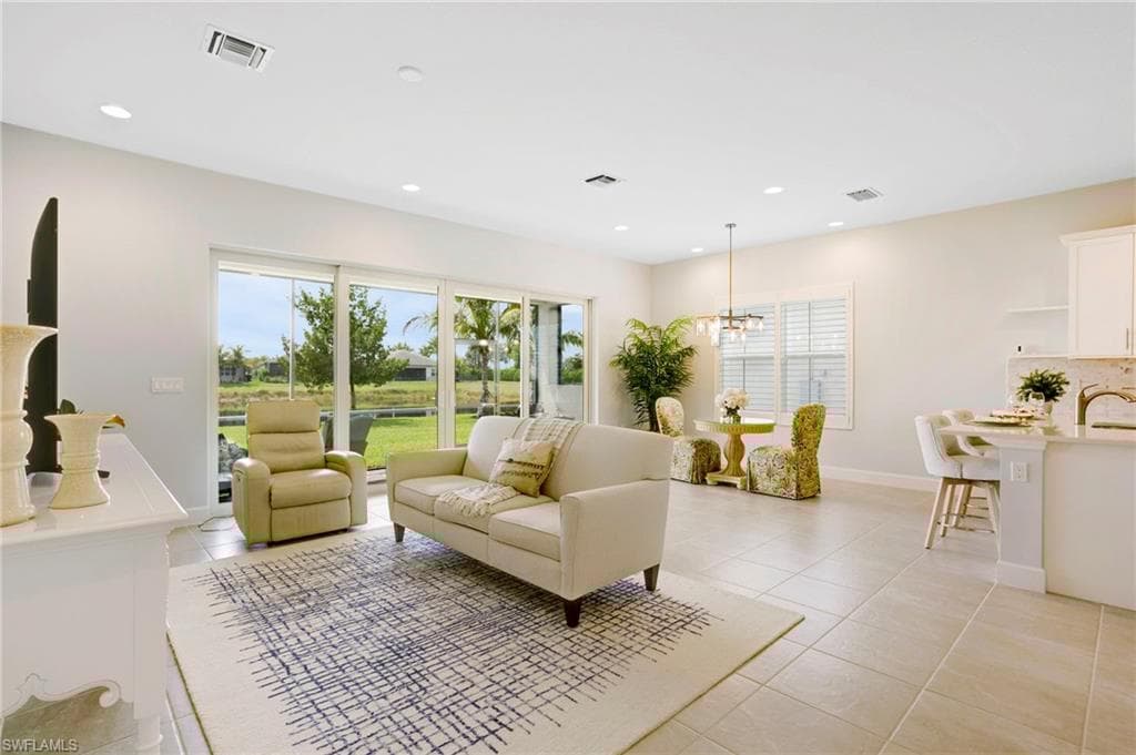 11543 Jacaranda Dr, Naples, FL 34120-8