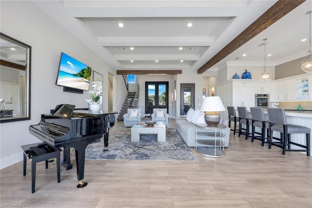342 Trade Winds Ave, Naples, FL 34108-16