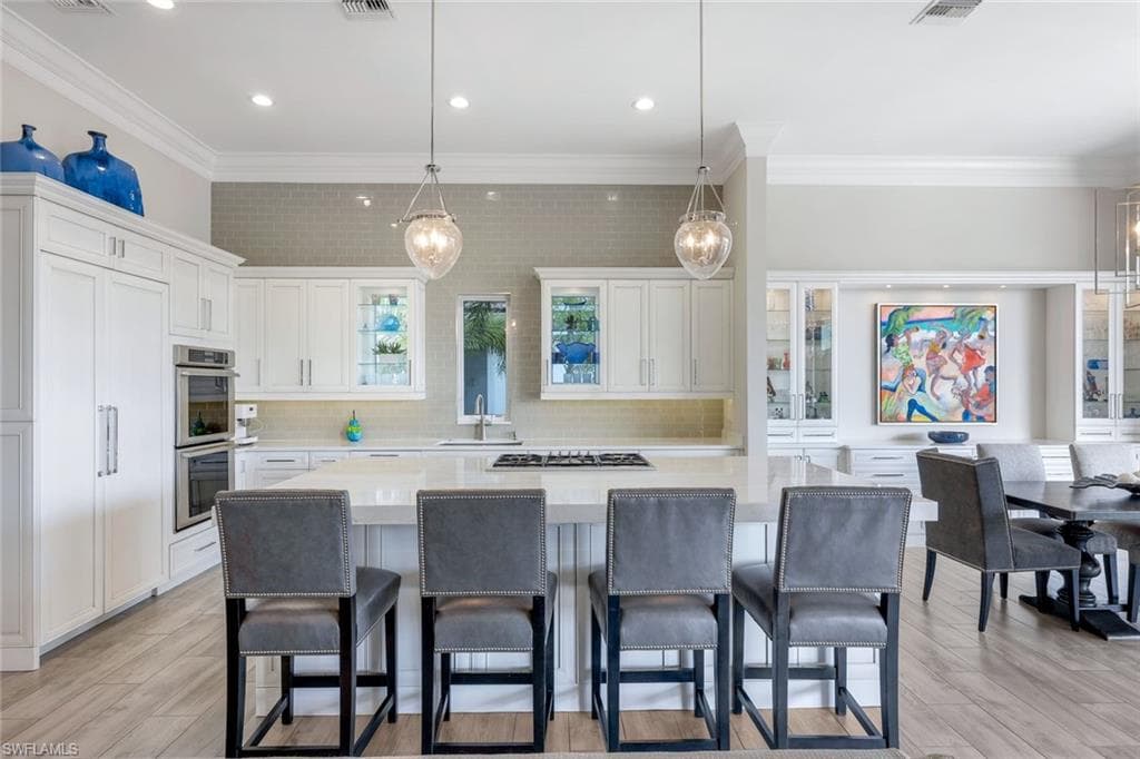 342 Trade Winds Ave, Naples, FL 34108-17