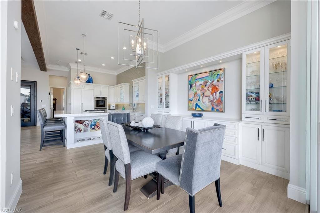 342 Trade Winds Ave, Naples, FL 34108-22