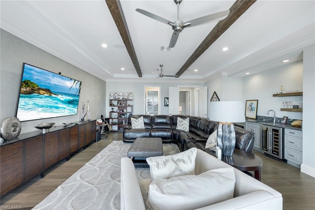 342 Trade Winds Ave, Naples, FL 34108-30