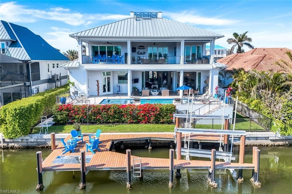 342 Trade Winds Ave, Naples, FL 34108-3