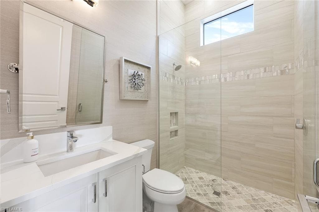 342 Trade Winds Ave, Naples, FL 34108-40