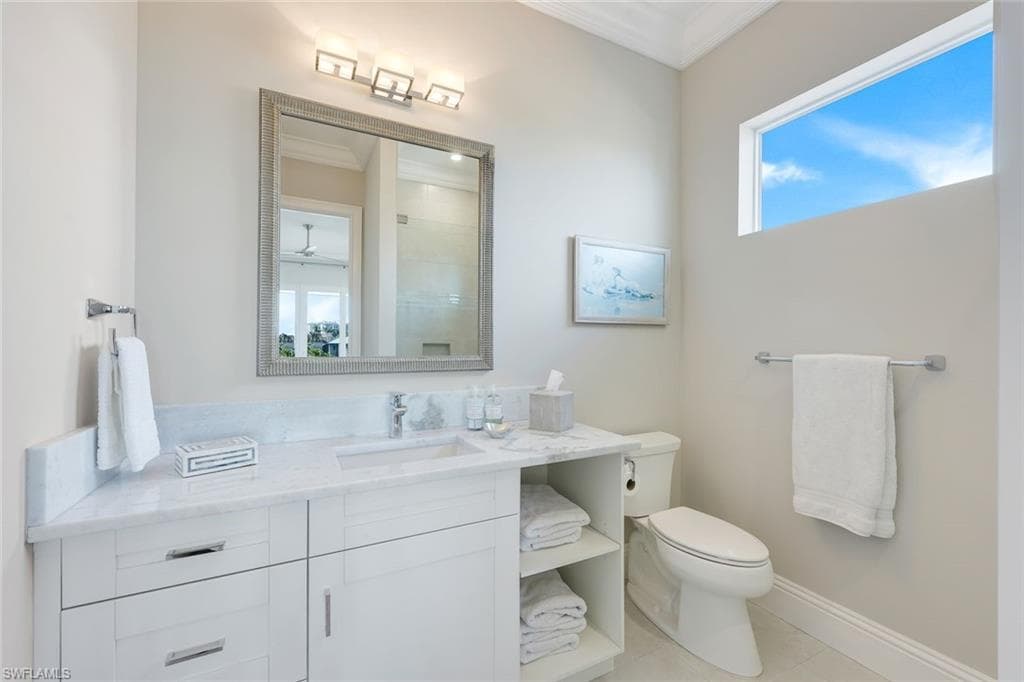 342 Trade Winds Ave, Naples, FL 34108-42