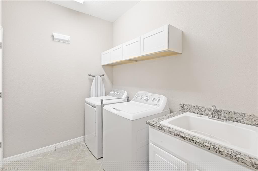 1559 Marton Ct, Naples, FL 34113-16