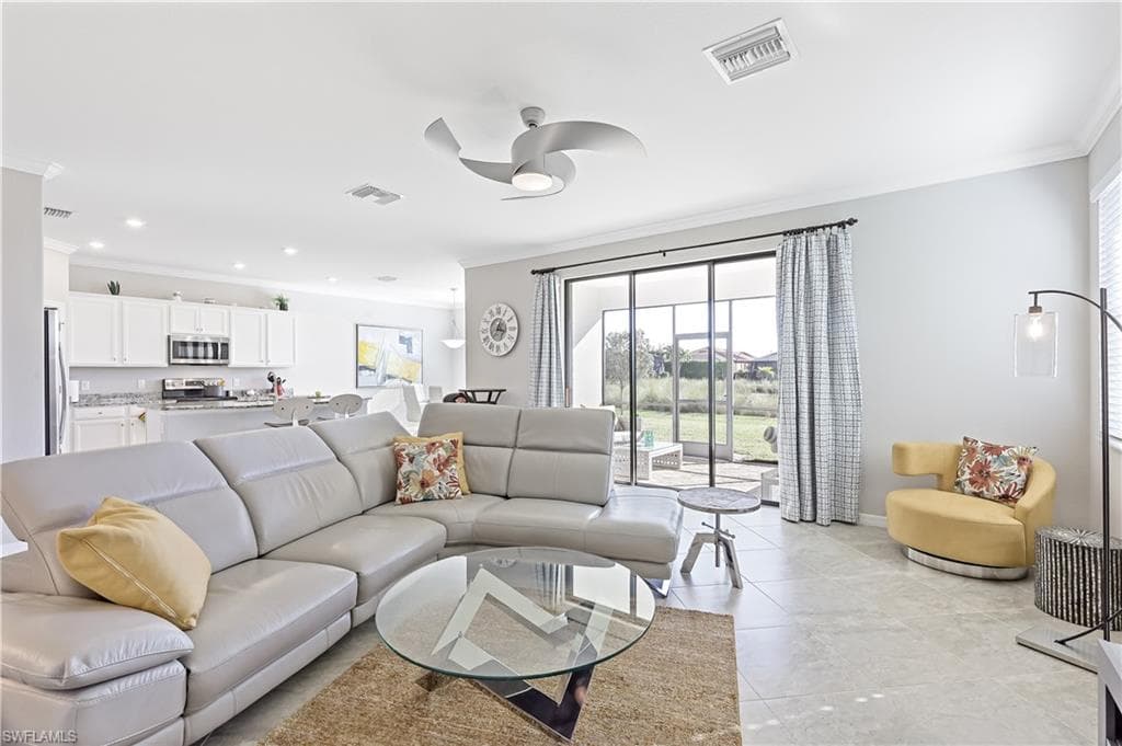1559 Marton Ct, Naples, FL 34113-6