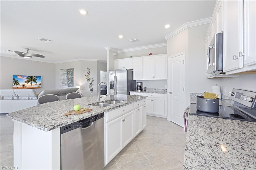 1559 Marton Ct, Naples, FL 34113-8