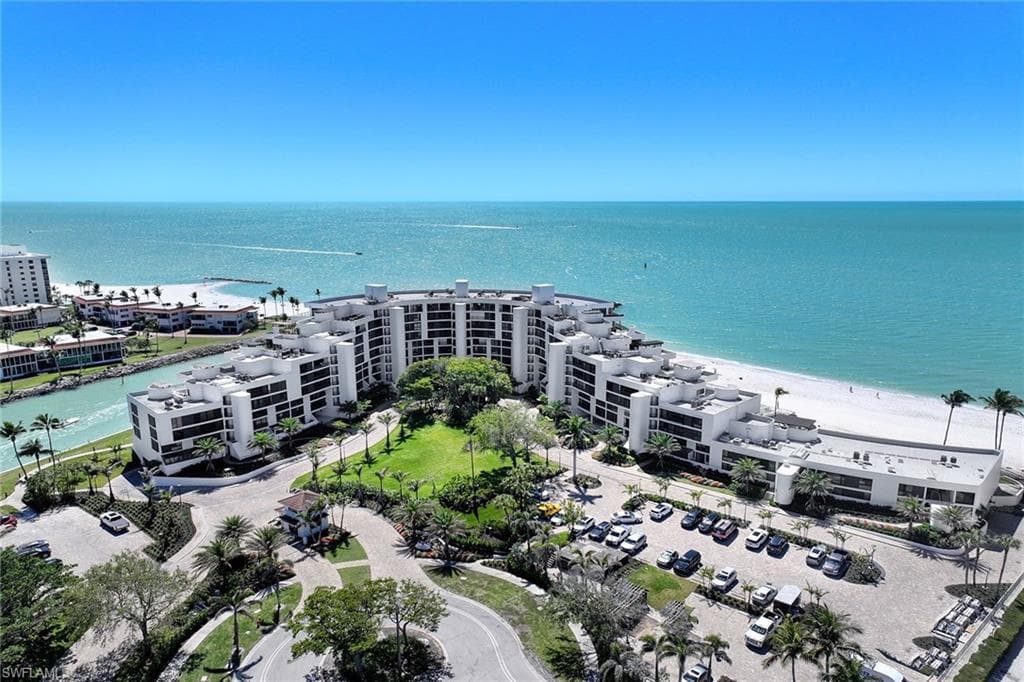 2389 Gulf Shore Blvd N 302, Naples, FL 34103-27