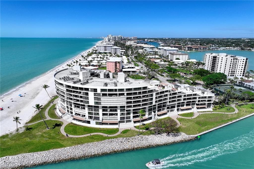 2389 Gulf Shore Blvd N 302, Naples, FL 34103-1
