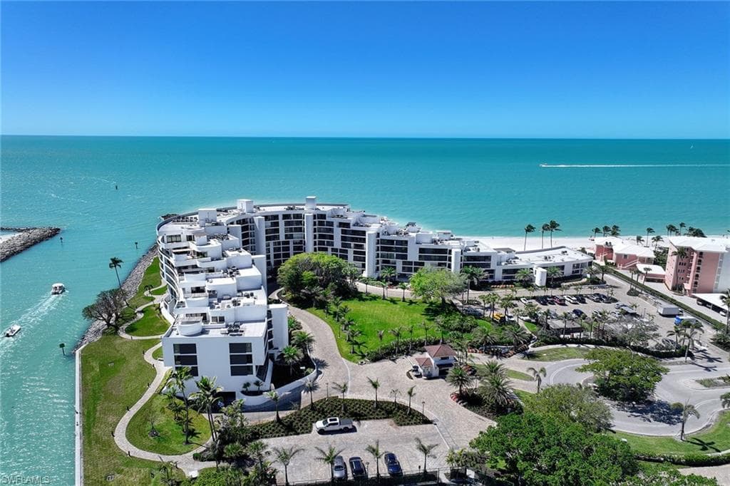 2389 Gulf Shore Blvd N 302, Naples, FL 34103-28