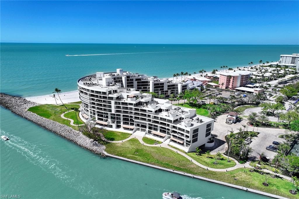 2389 Gulf Shore Blvd N 302, Naples, FL 34103-29