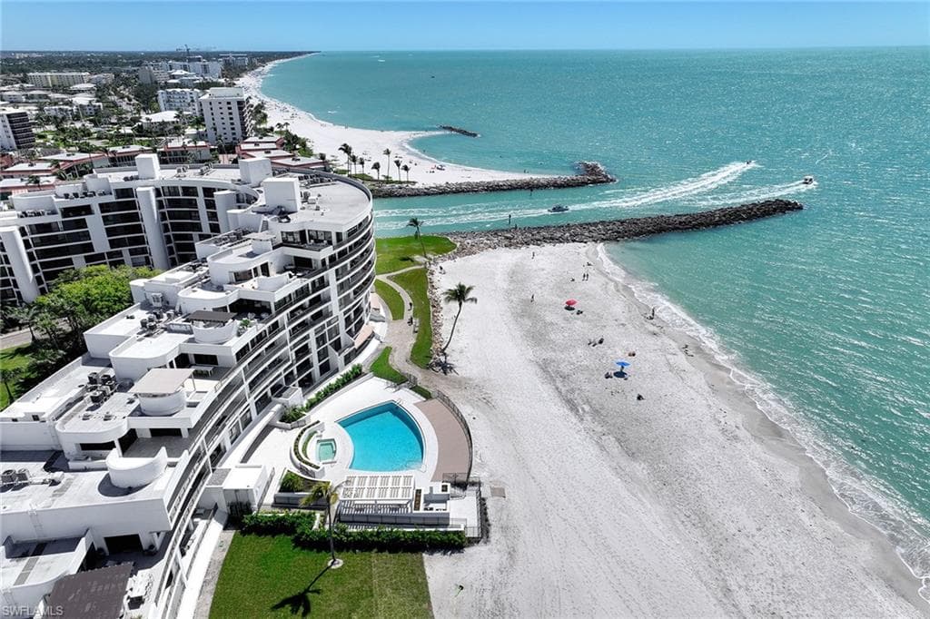 2389 Gulf Shore Blvd N 302, Naples, FL 34103-30