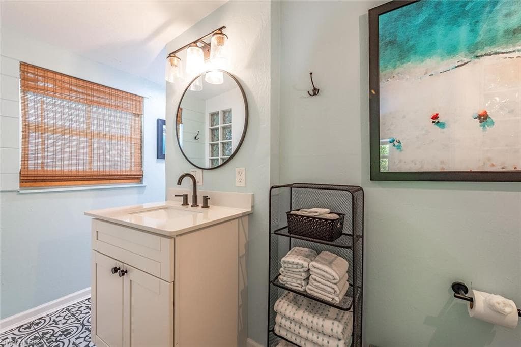 1971 Holiday Ln, Naples, FL 34104-15