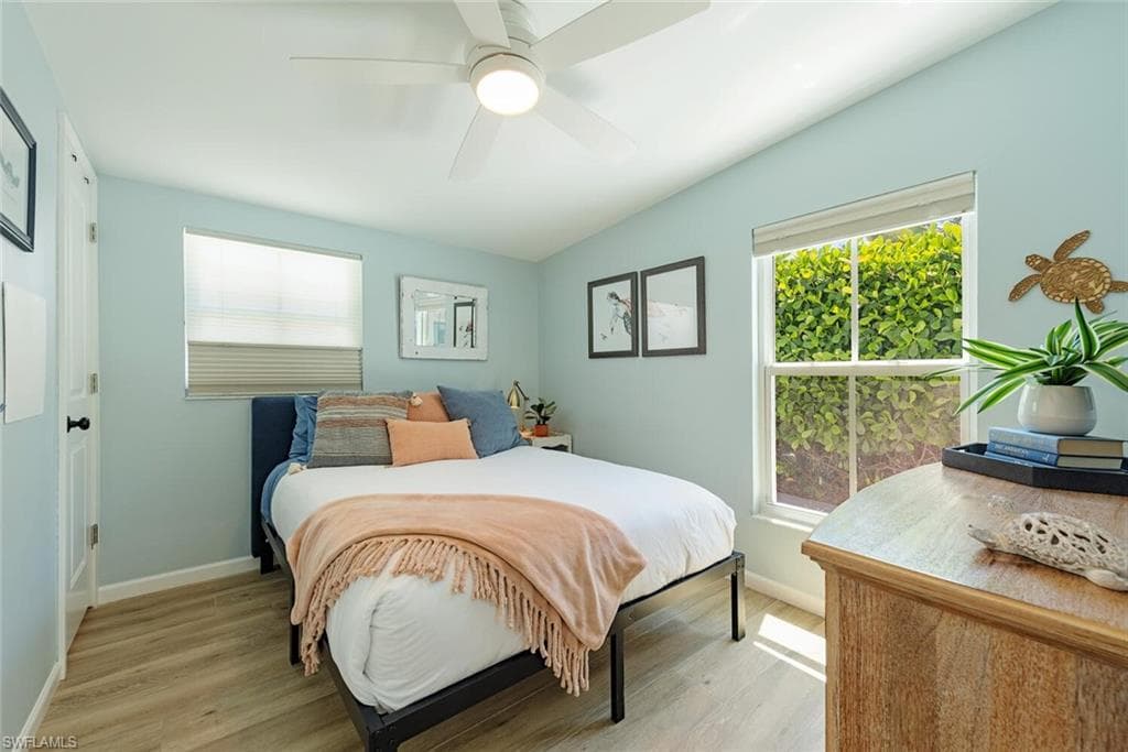 1971 Holiday Ln, Naples, FL 34104-17