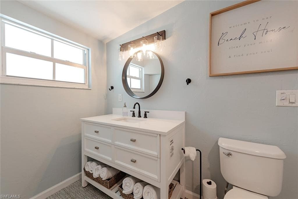 1971 Holiday Ln, Naples, FL 34104-19