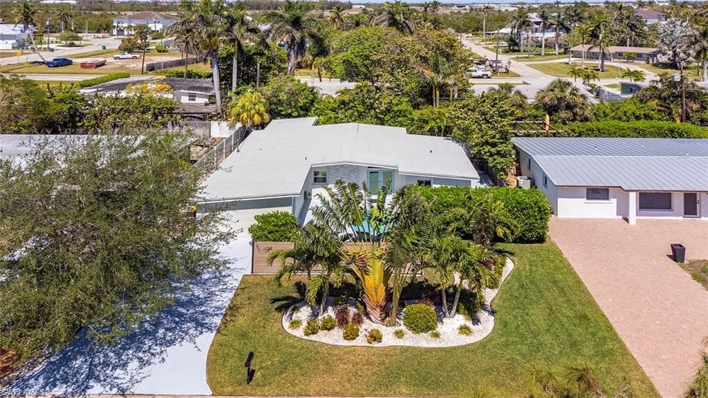 1971 Holiday Ln, Naples, FL 34104-24