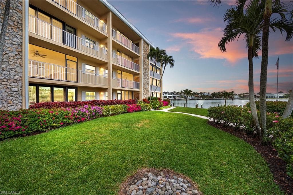 3000 Gulf Shore Blvd N 103, Naples, FL 34103-2