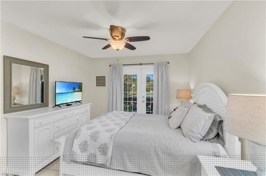 661 Elkcam Cir 911, Marco Island, FL 34145-13
