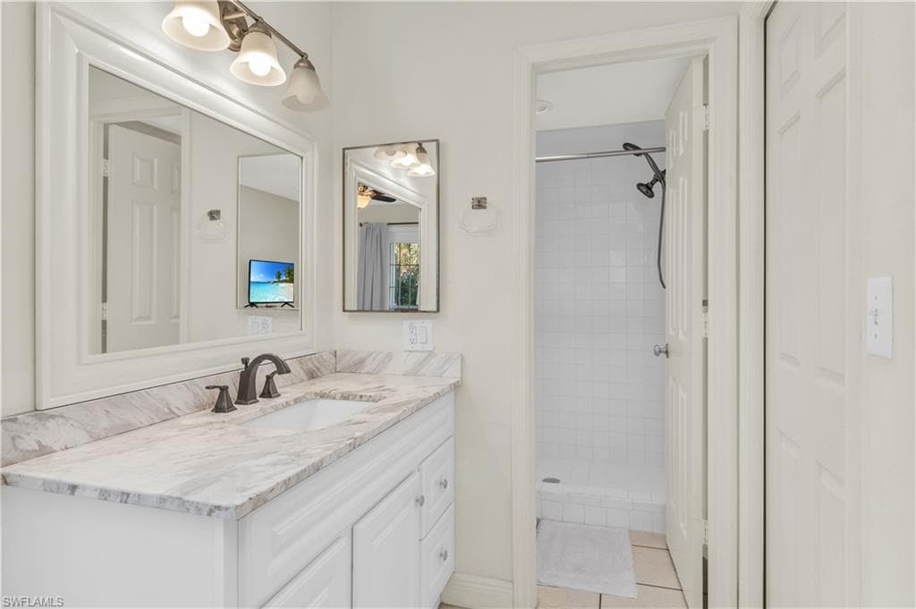 661 Elkcam Cir 911, Marco Island, FL 34145-14
