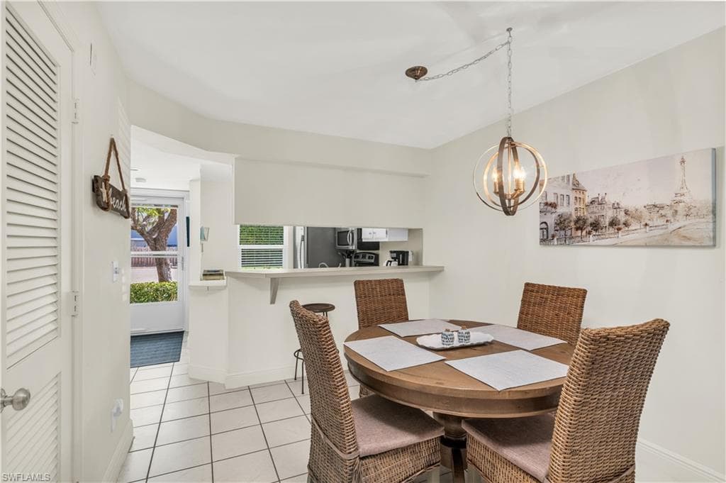661 Elkcam Cir 911, Marco Island, FL 34145-19