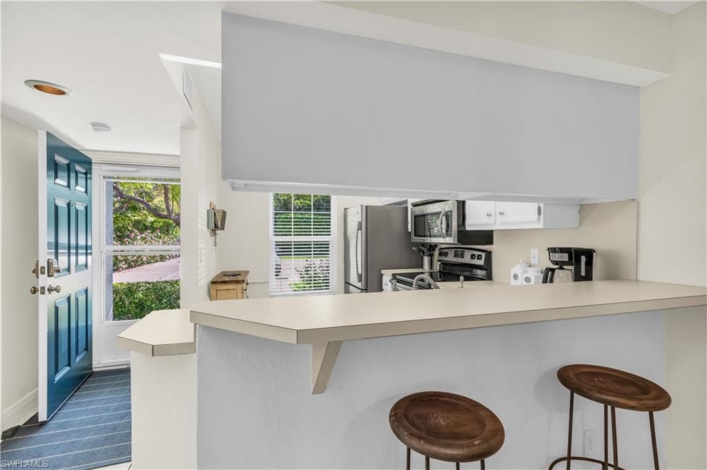 661 Elkcam Cir 911, Marco Island, FL 34145-20