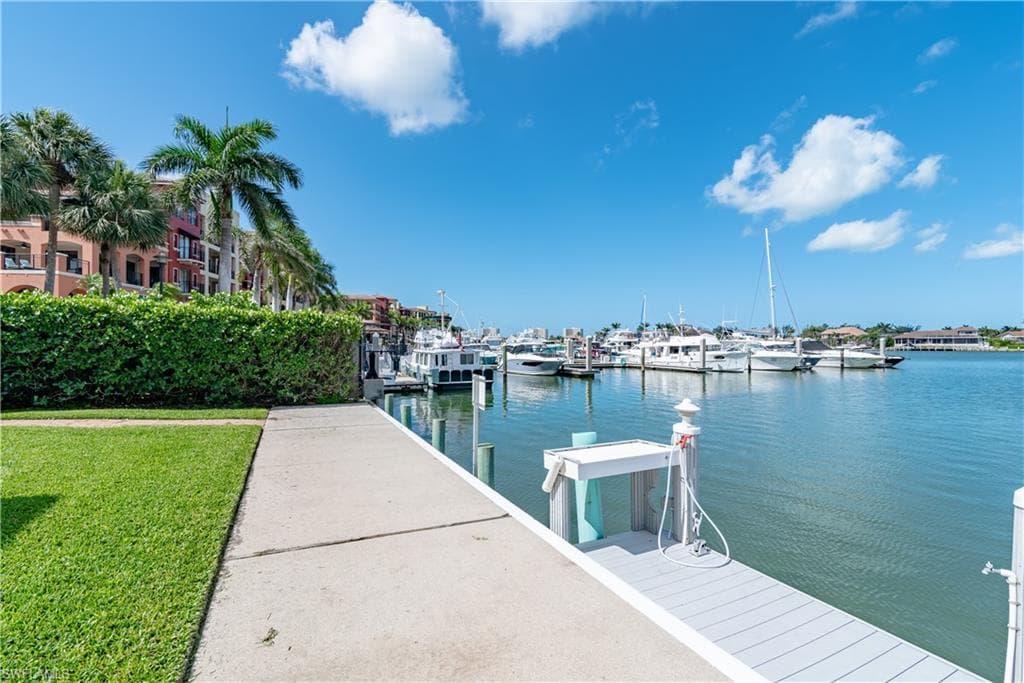 661 Elkcam Cir 911, Marco Island, FL 34145-38