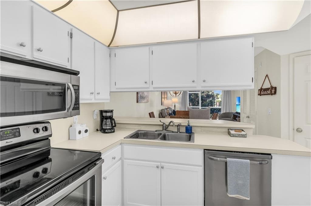 661 Elkcam Cir 911, Marco Island, FL 34145-5