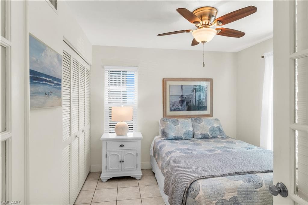 661 Elkcam Cir 911, Marco Island, FL 34145-6