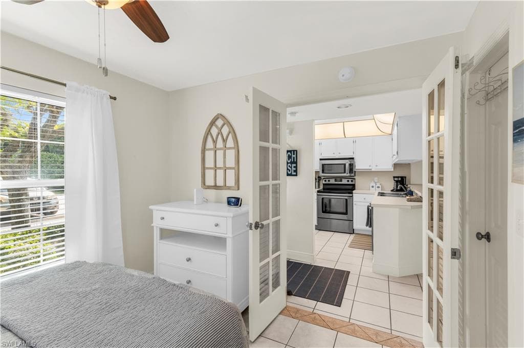 661 Elkcam Cir 911, Marco Island, FL 34145-7