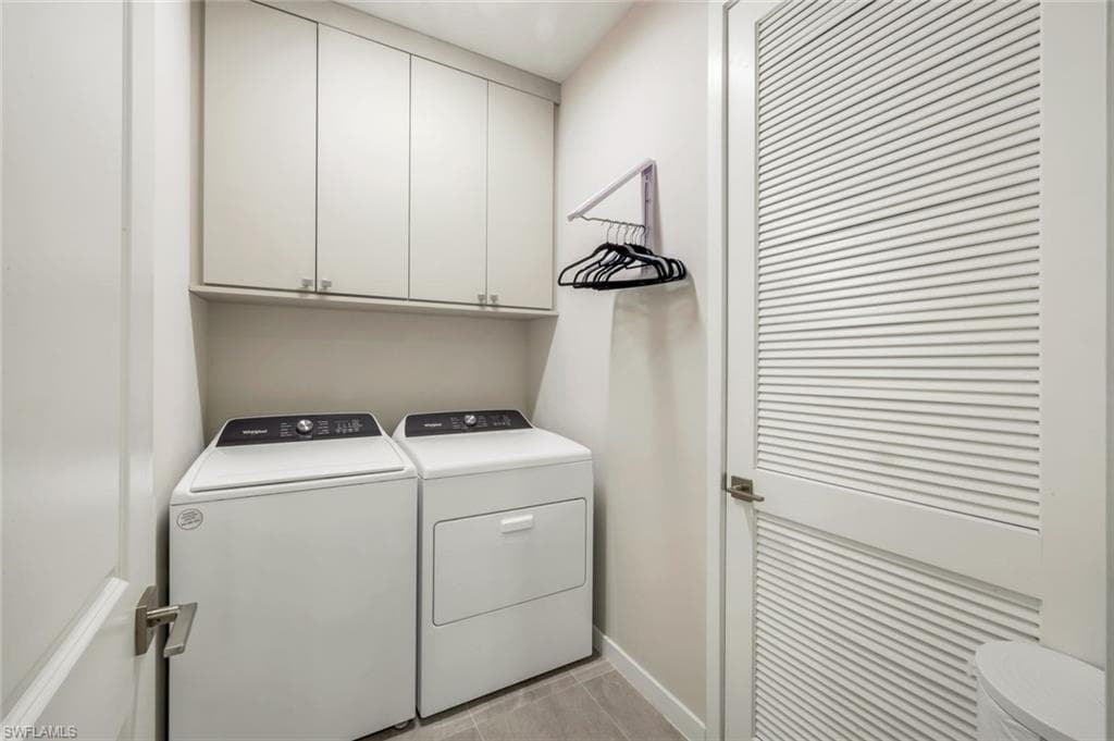 13058 Pembroke Dr, Naples, FL 34105-11