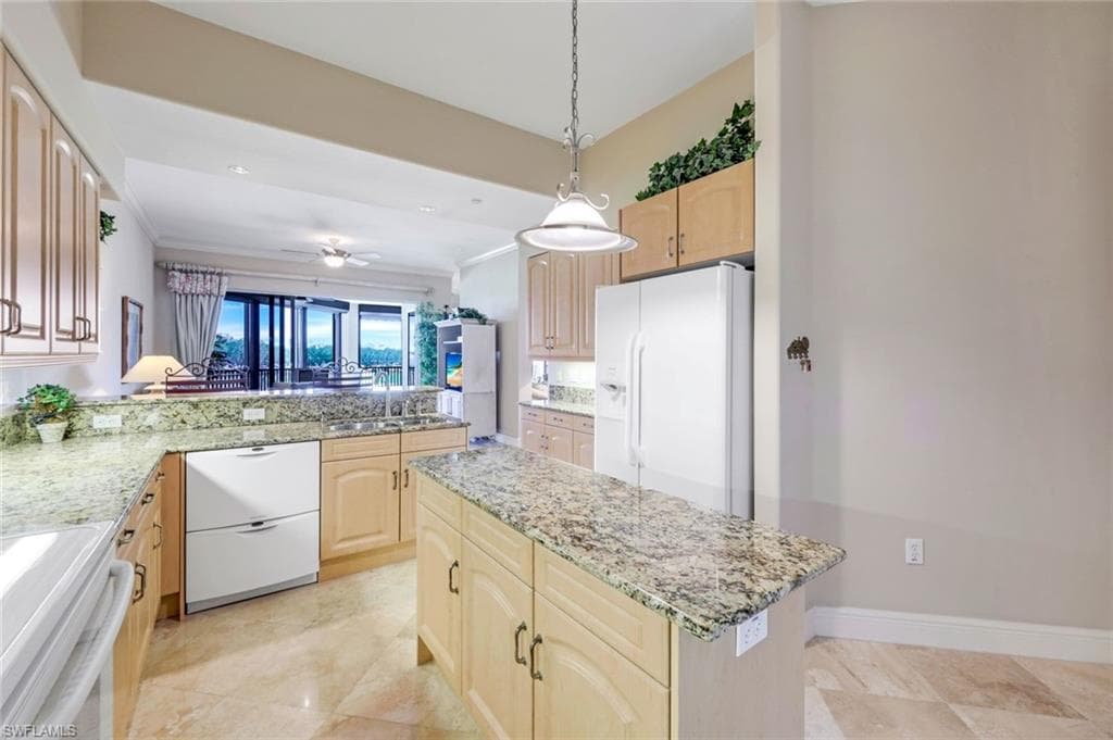 560 El Camino Real 1202, Naples, FL 34119-11