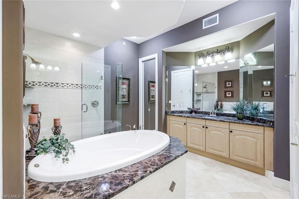 560 El Camino Real 1202, Naples, FL 34119-16