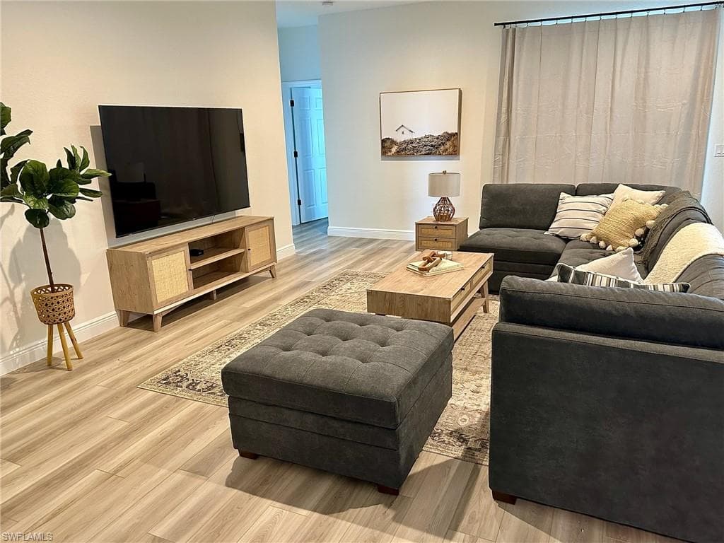 926 23rd Pl, Cape Coral, FL 33990-18