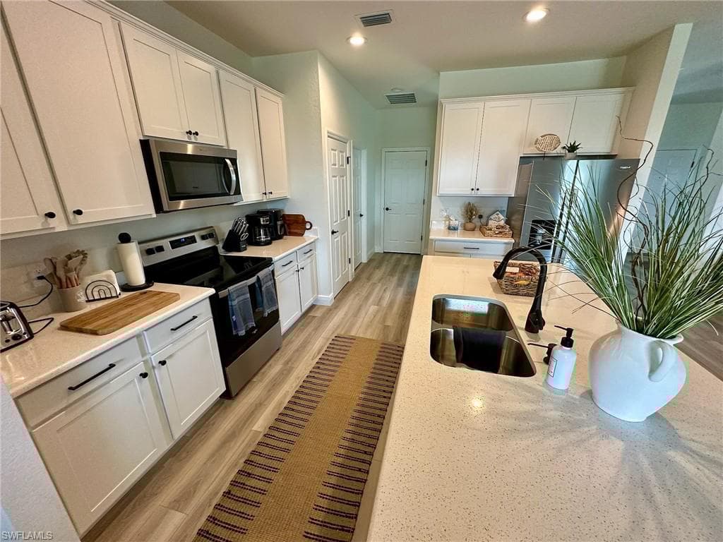 926 23rd Pl, Cape Coral, FL 33990-24