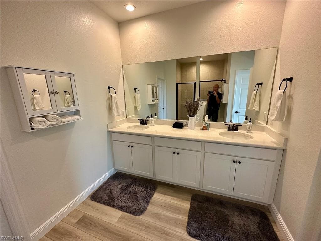 926 23rd Pl, Cape Coral, FL 33990-31