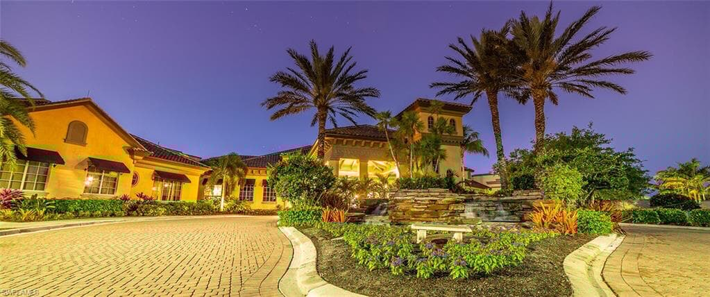 7523 Moorgate Point Way, Naples, FL 34113-29