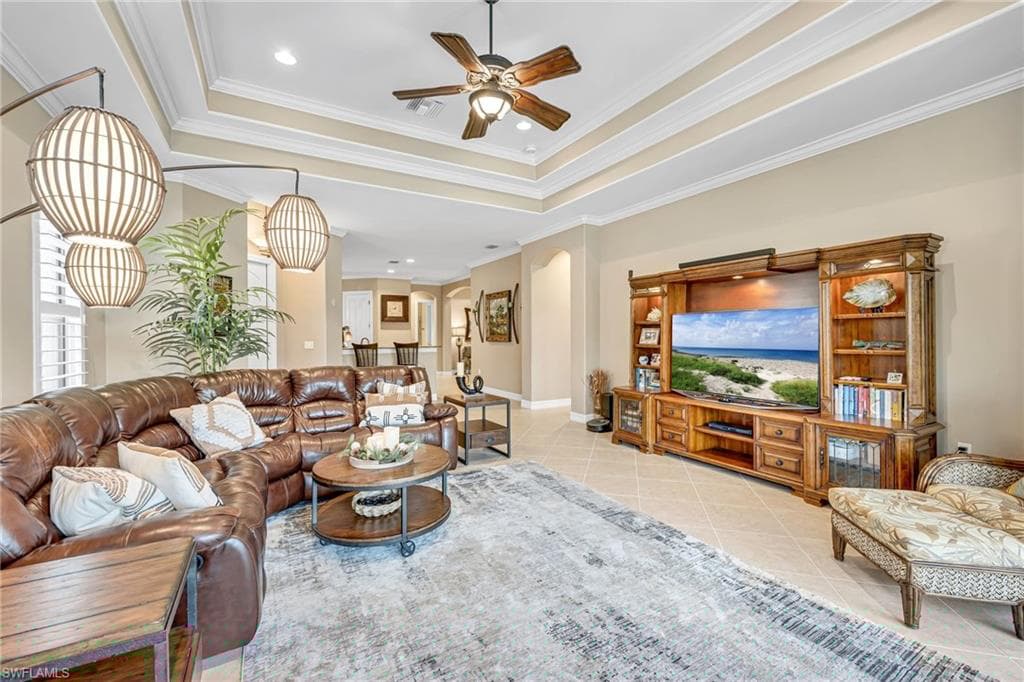 7523 Moorgate Point Way, Naples, FL 34113-5