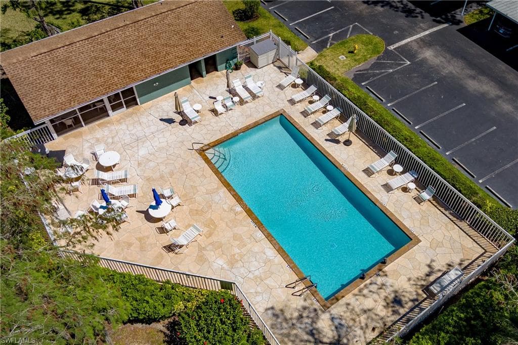 1706 Kings Lake Blvd 203, Naples, FL 34112-22