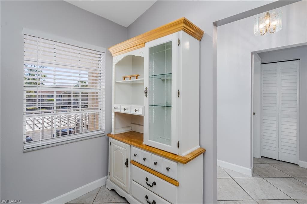 1706 Kings Lake Blvd 203, Naples, FL 34112-6